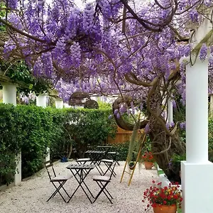 https://chez-louis.fr-provencehotel.com